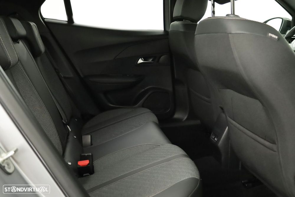 Peugeot 2008 1.2 PureTech Allure - 23