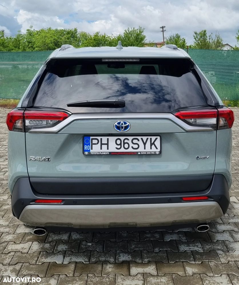 Toyota RAV4 - 6