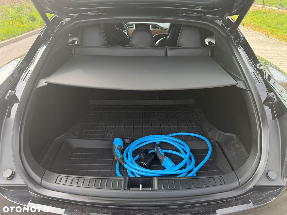 Tesla Model S - 19