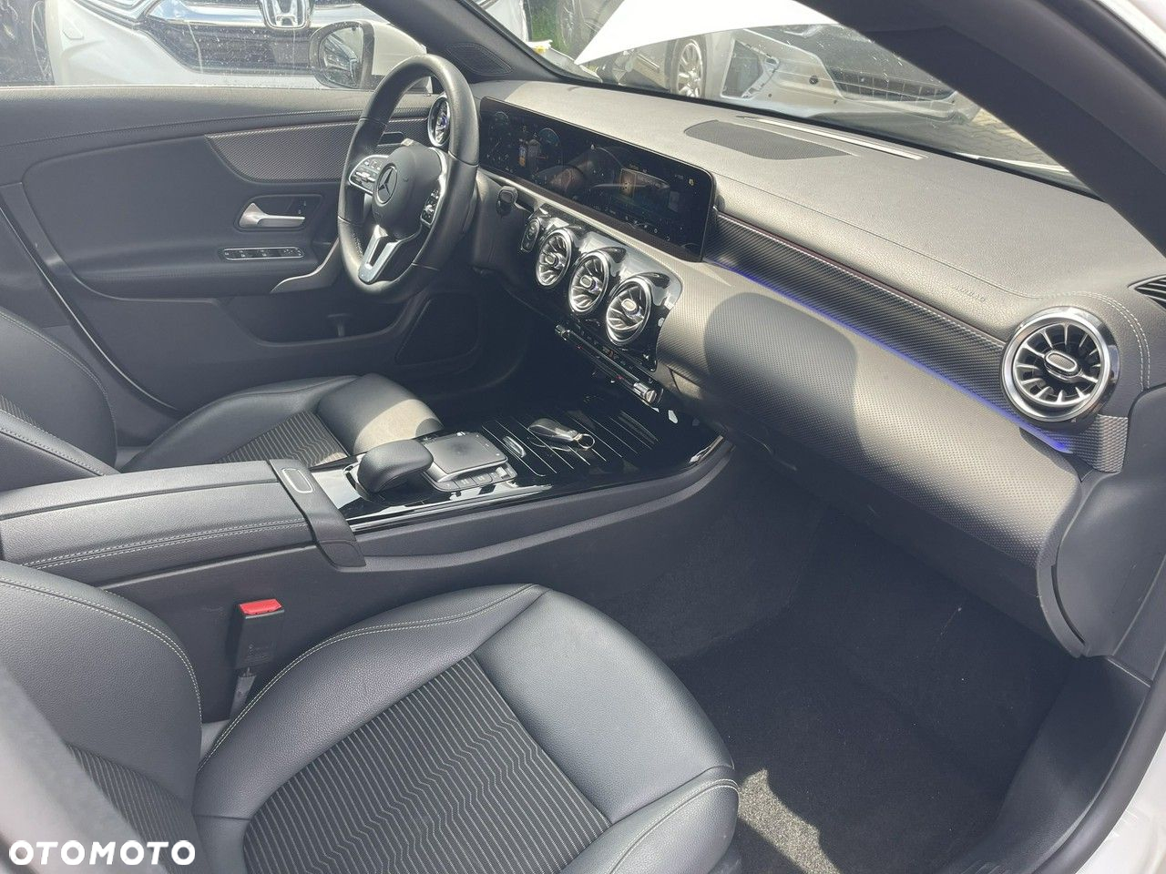 Mercedes-Benz CLA 200 d Shooting Brake 8G-DCT - 11
