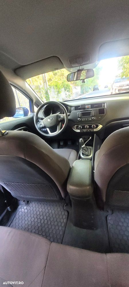 Kia Rio - 1