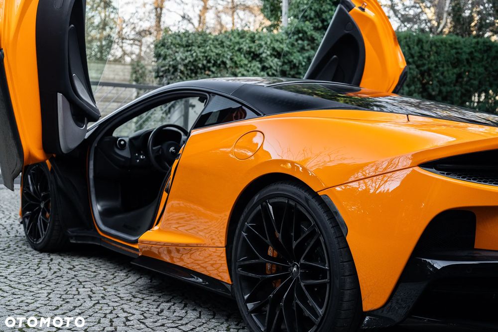 McLaren GT - 7