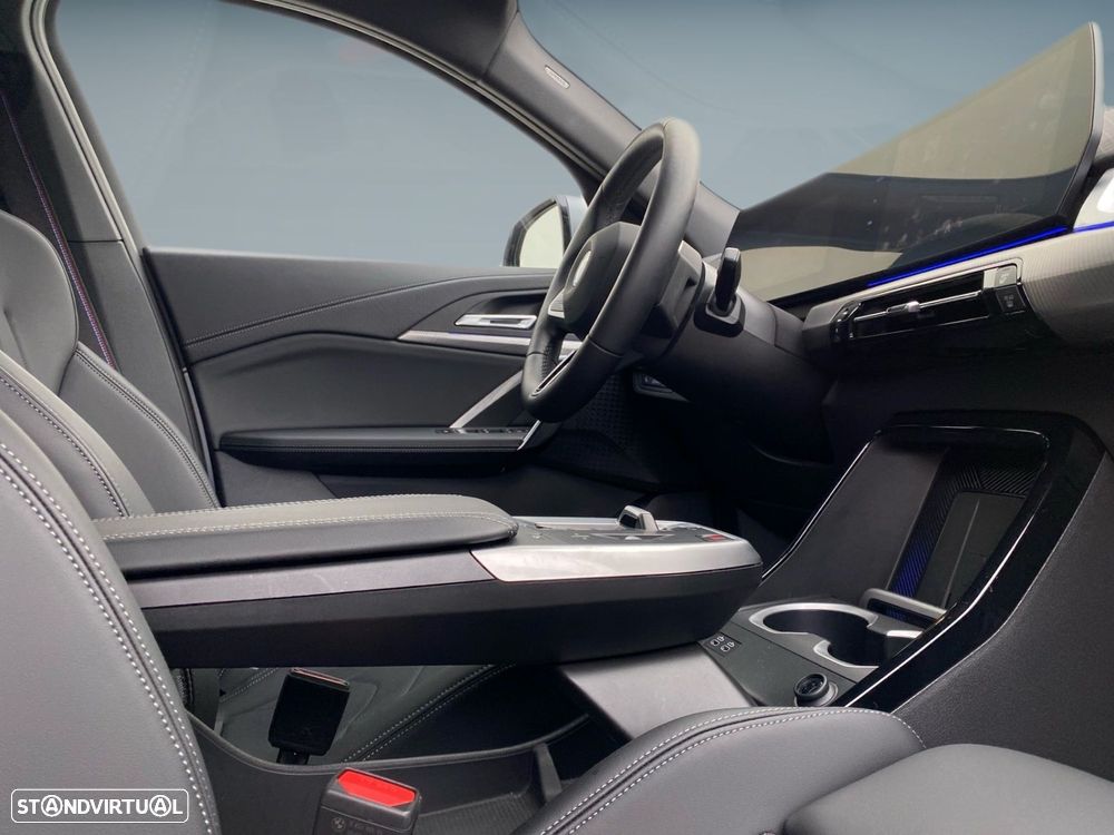 BMW iX2 eDrive20 Pack Desportivo M Pro - 14