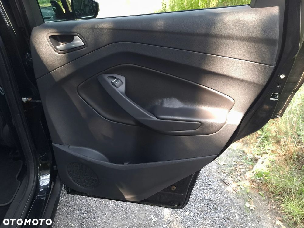 Ford Kuga 2.0 TDCi 2x4 Titanium - 22