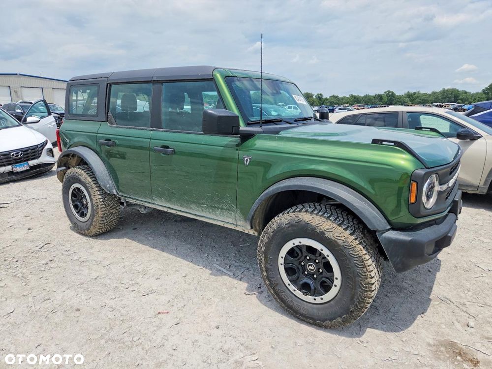 Ford Bronco - 5