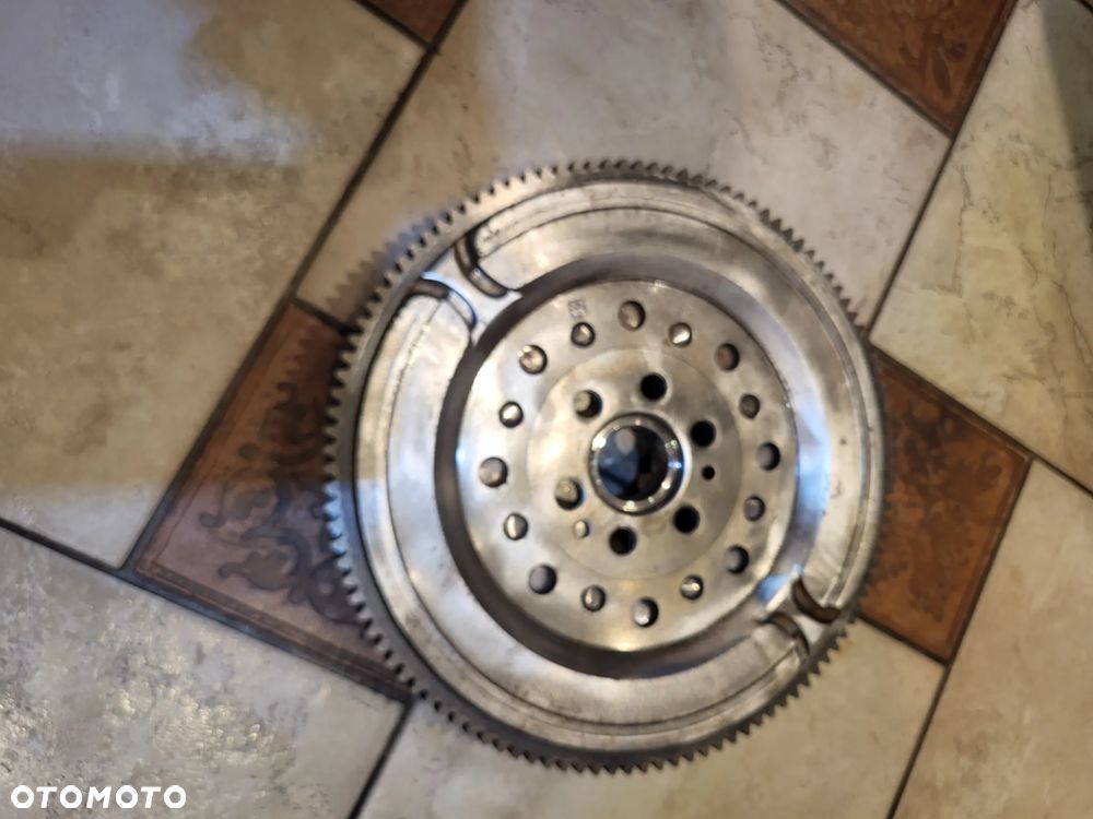 KOŁO DWUMASOWE SPRZĘGŁA OPEL SAAB UŻYWANE PRZEBIEG OKOŁO 5000 KM. 250mm, nr podwozia do B1999999  OPEL INSIGNIA A, INSIGNIA A COUNTRY; SAAB 9-5 2.0D 07.08-03.17 - 2