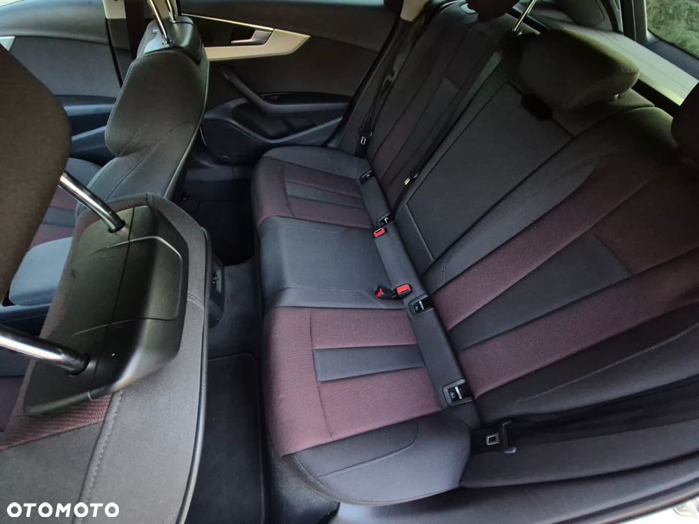 Audi A4 Avant 40 TDI quattro S tronic S line - 28