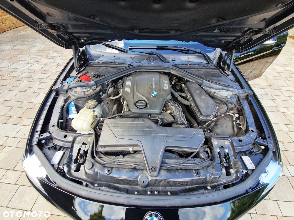 BMW Seria 3 320d xDrive Sport Line - 17