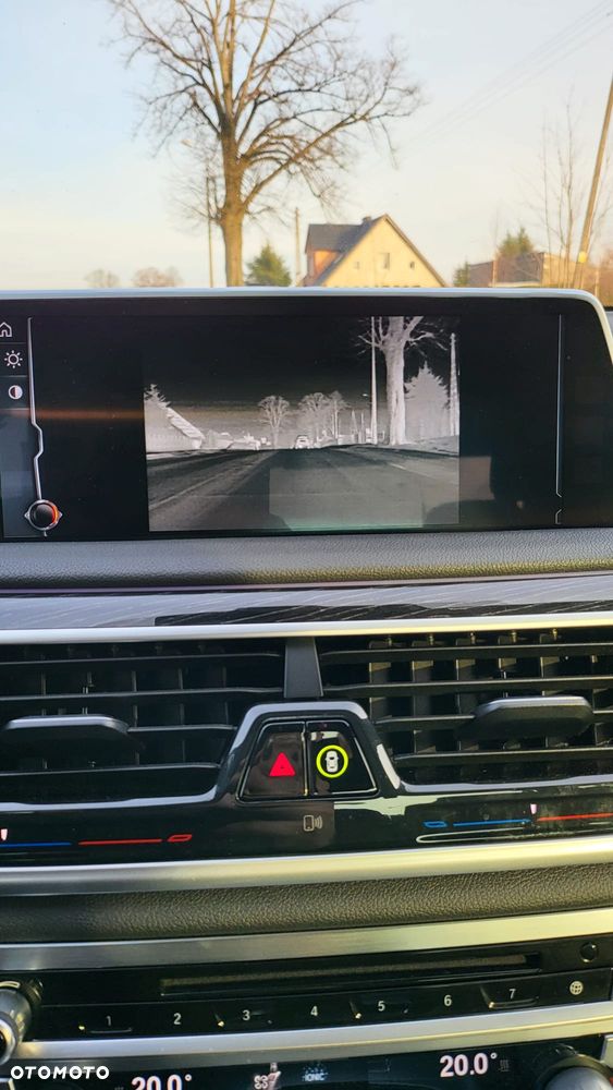 BMW Seria 7 740d xDrive - 25
