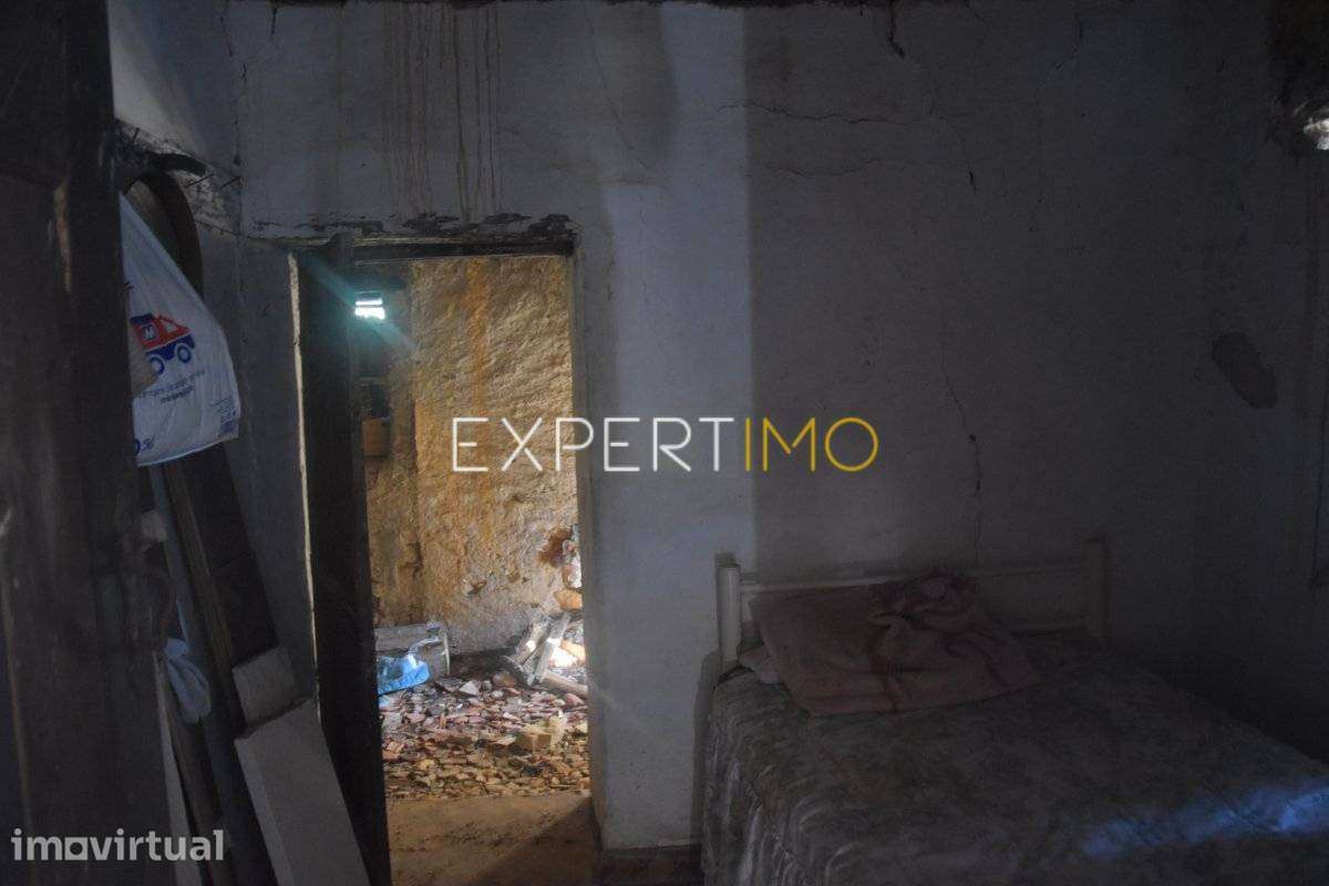 Moradia T3 para restaurar - Grande imagem: 4/33