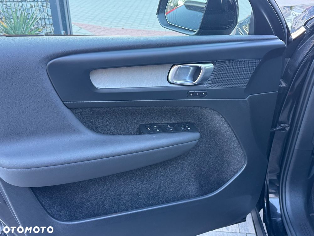 Volvo XC 40 B5 B AWD Ultimate Dark - 25