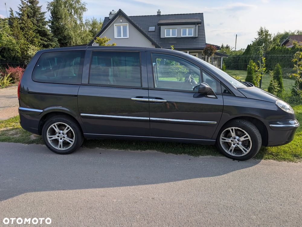 Peugeot 807 HDi 170 Bi-Turbo Automatik Premium - 5