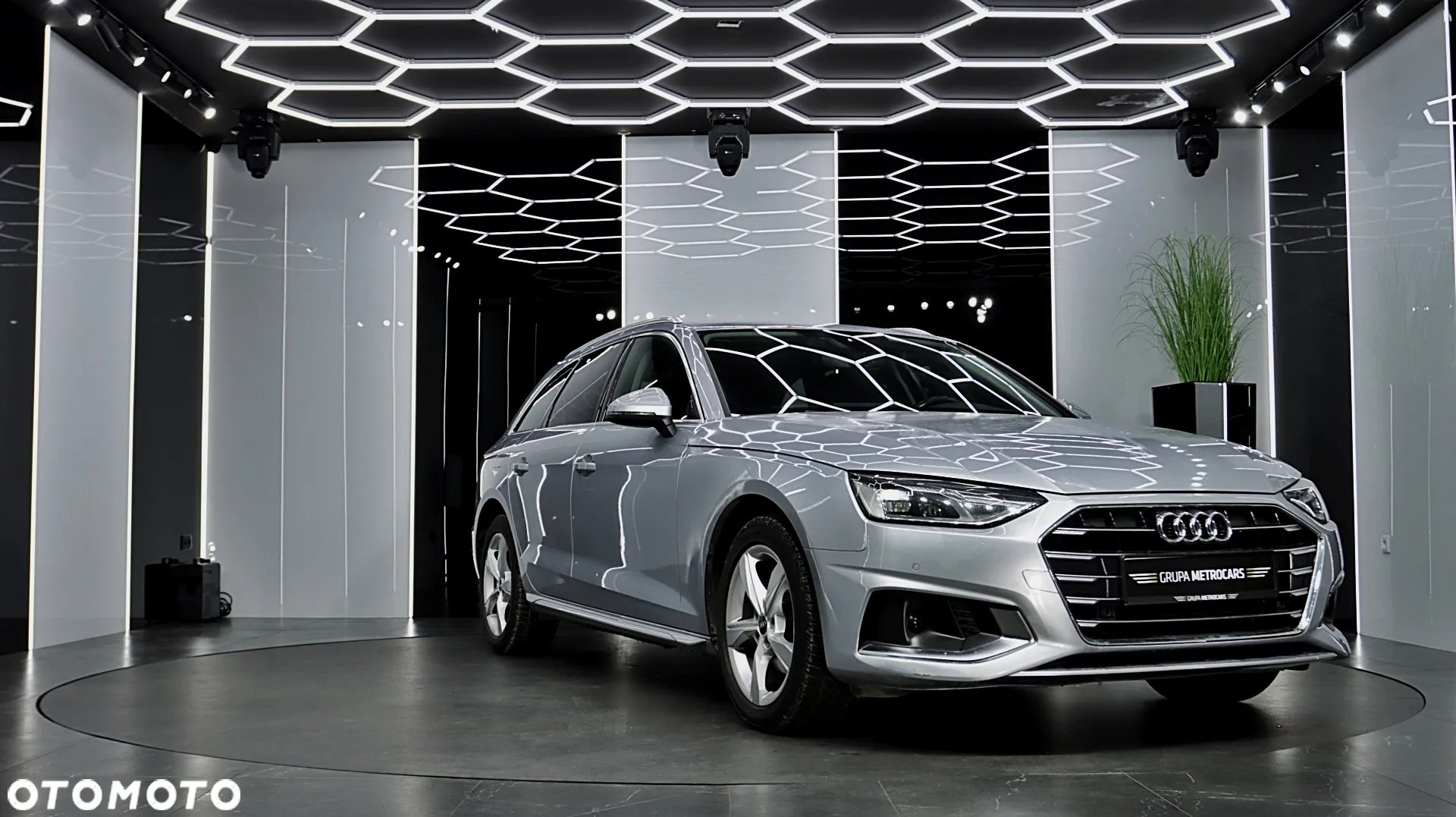 Audi A4 Avant 35 TDI S tronic - 13