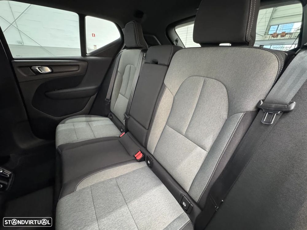 Volvo XC 40 B4 B DKG Momentum Pro - 35