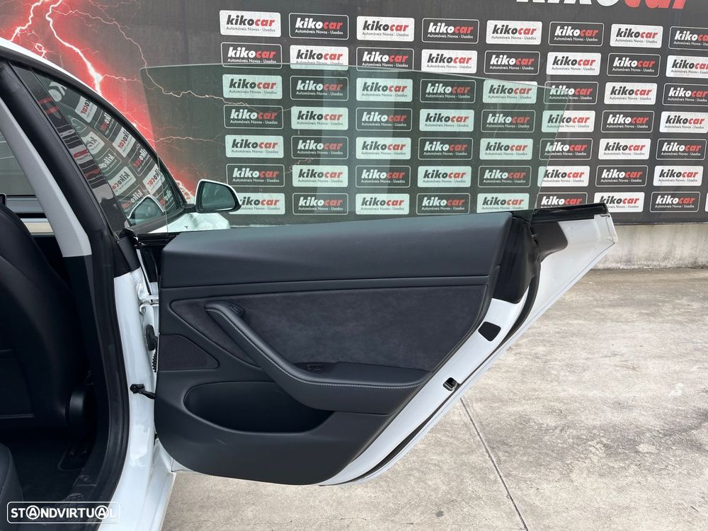 Tesla Model 3 Long Range AWD Dual Motor - 36