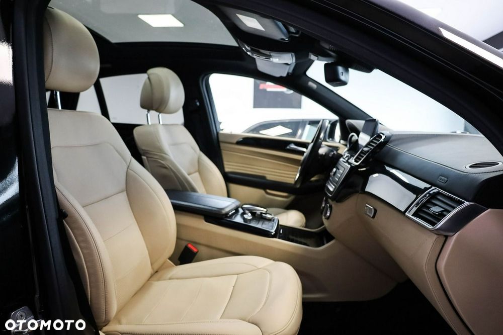 Mercedes-Benz GLE - 25