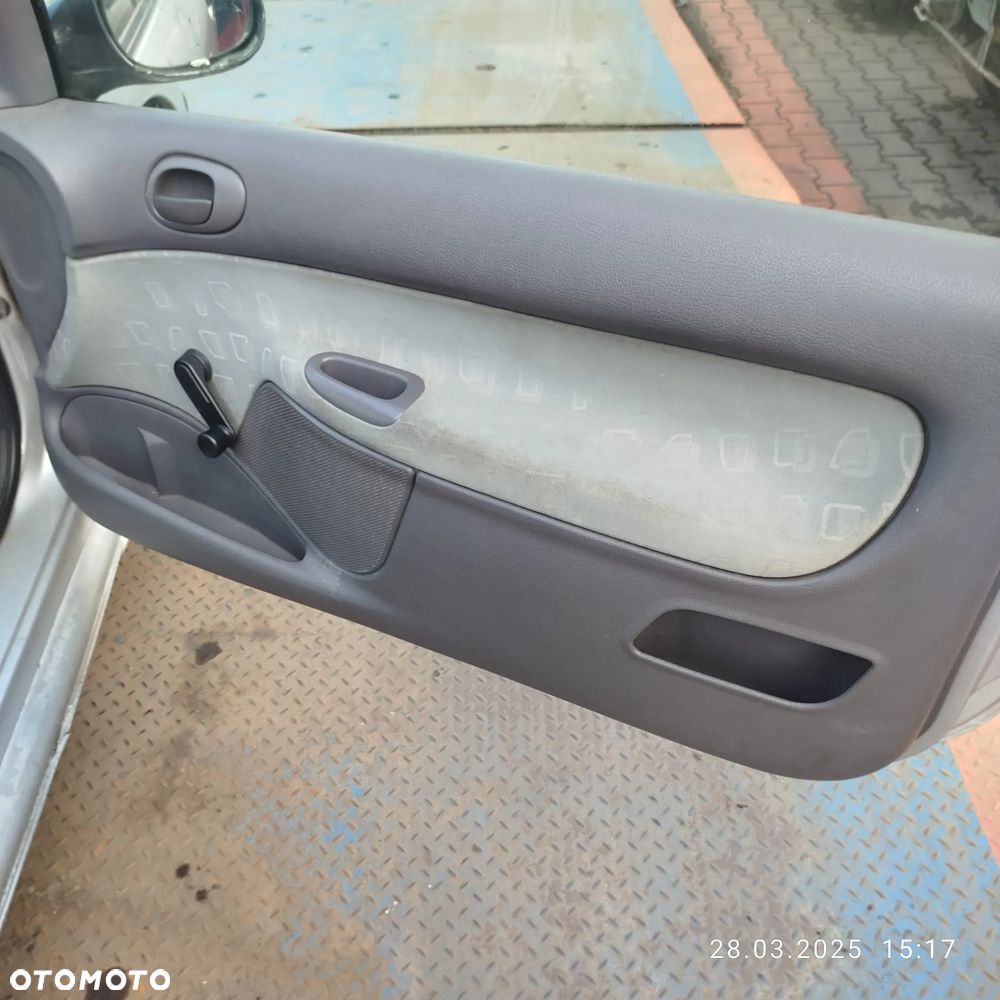 Peugeot 206  na części . - 7