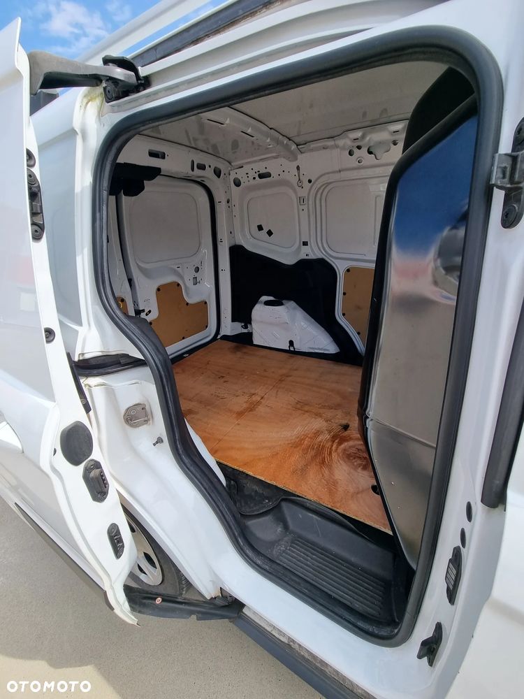 Ford Transit Courier - 9