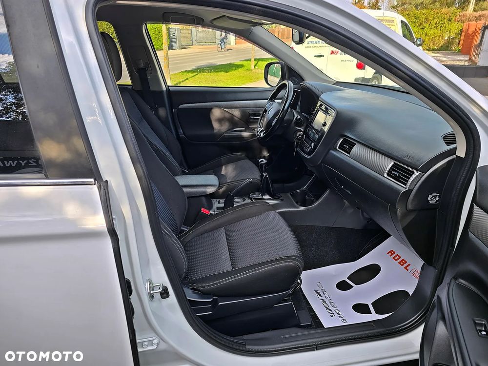 Mitsubishi Outlander 2.0 2WD Invite - 19