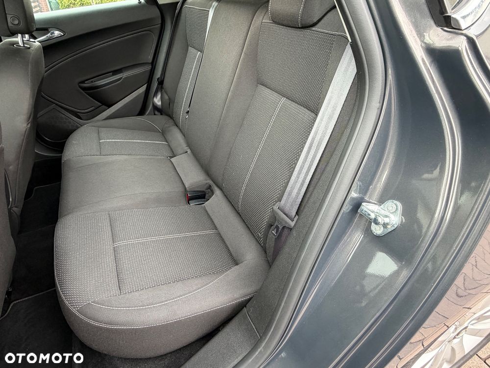 Opel Astra 1.4 Turbo Exklusiv - 28