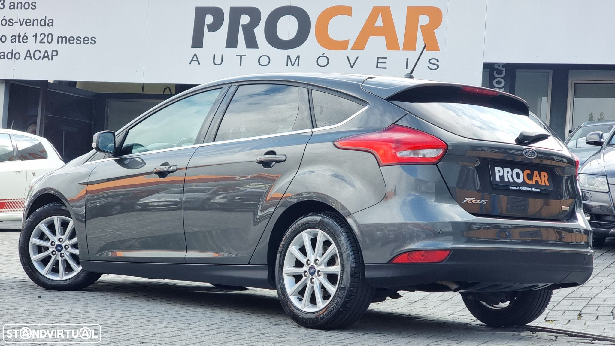 Ford Focus 1.0 EcoBoost Business - 31