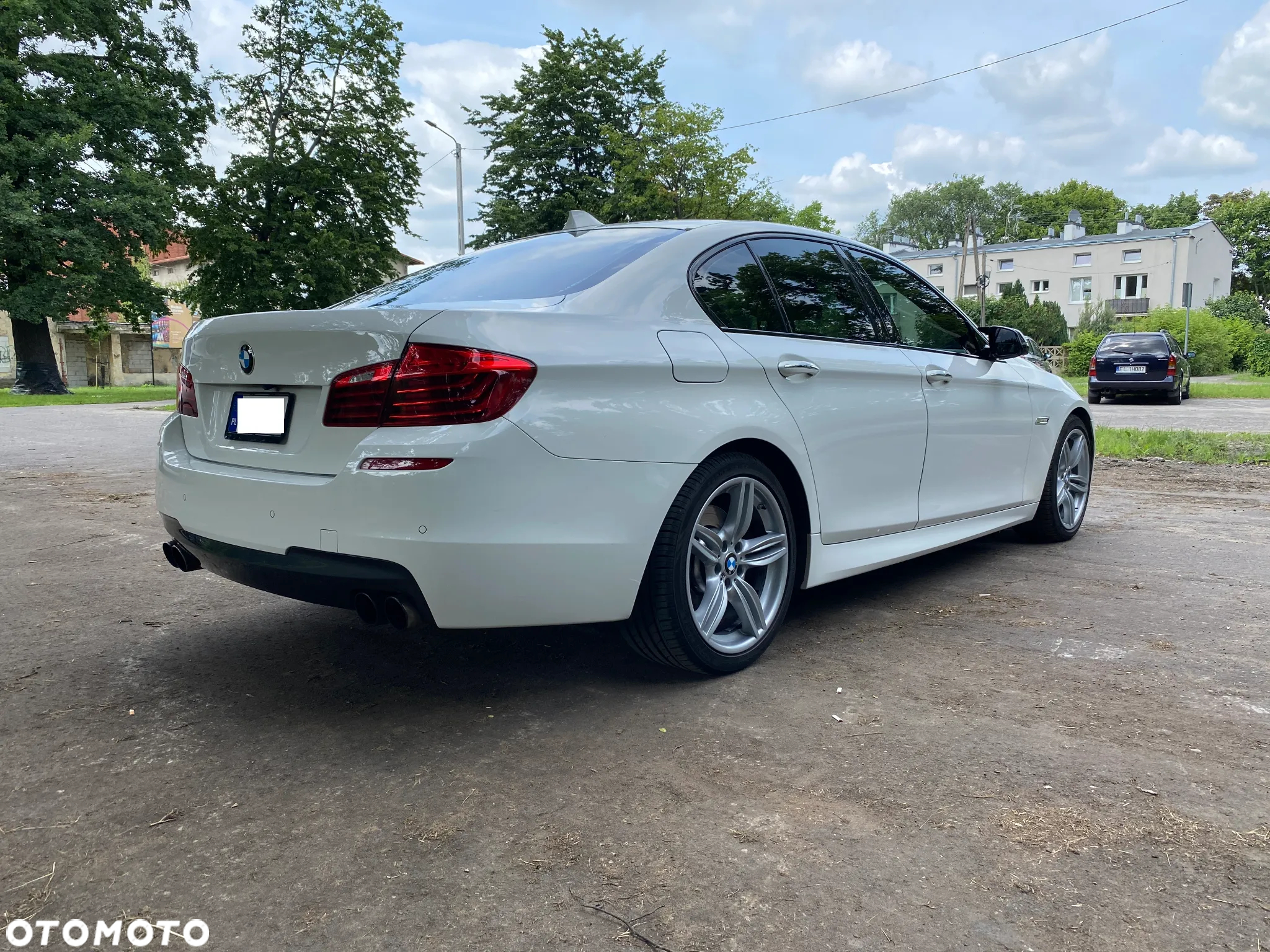 BMW Seria 5 550i - 8
