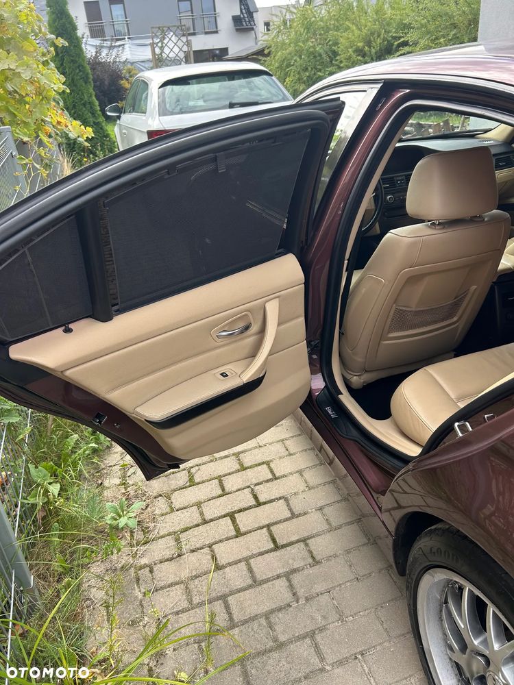 BMW Seria 3 320i - 27