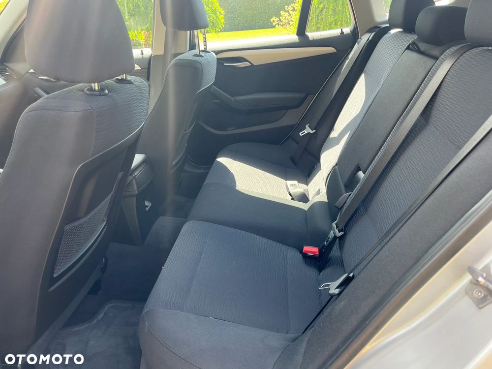 BMW X1 sDrive18i xLine - 12