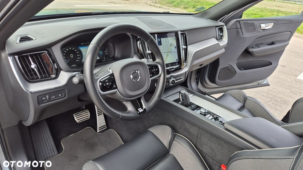 Volvo XC 60 T8 AWD Plug-In Hybrid R-Design - 10