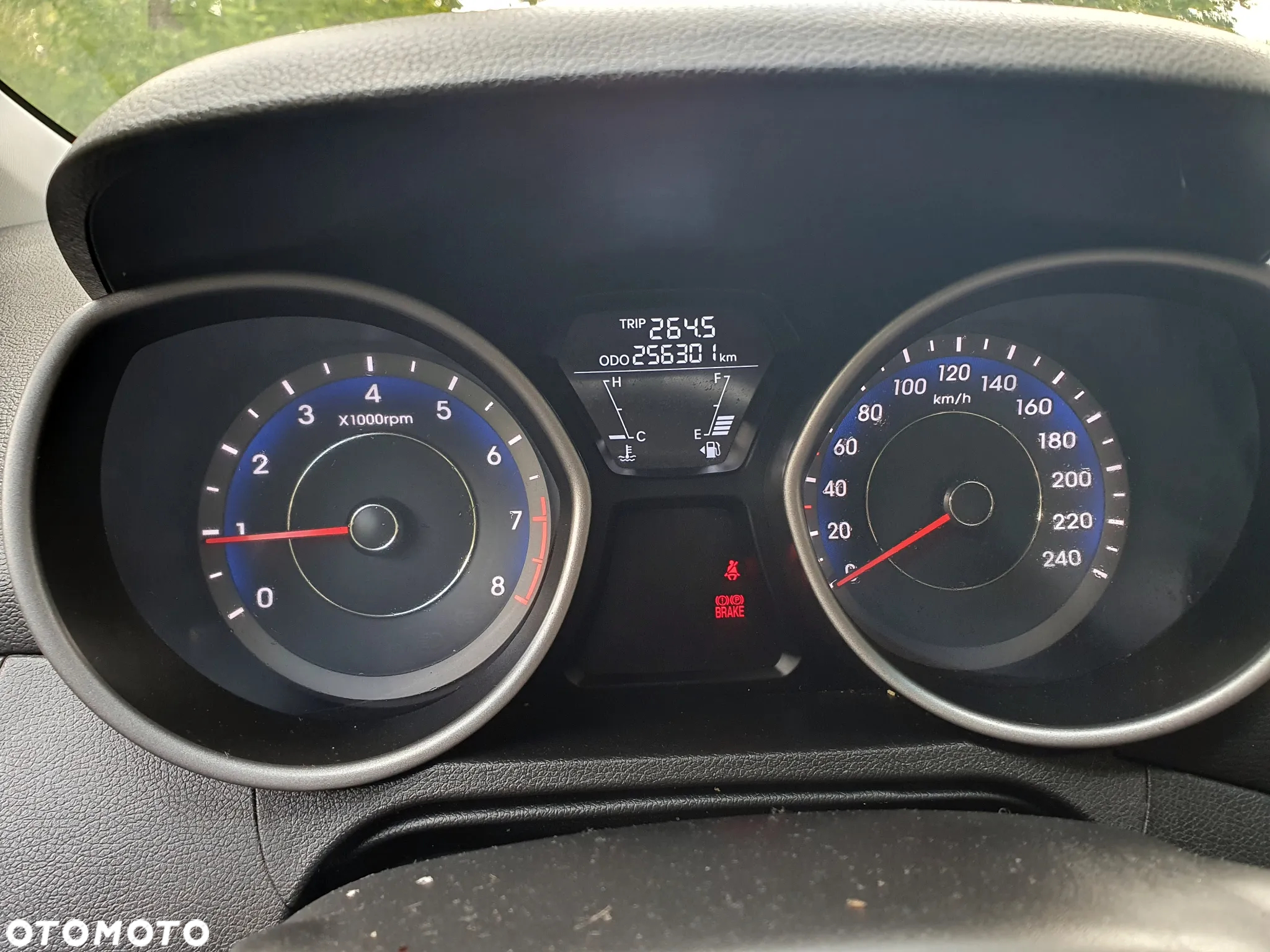 Hyundai Elantra 1.6 Classic + - 19
