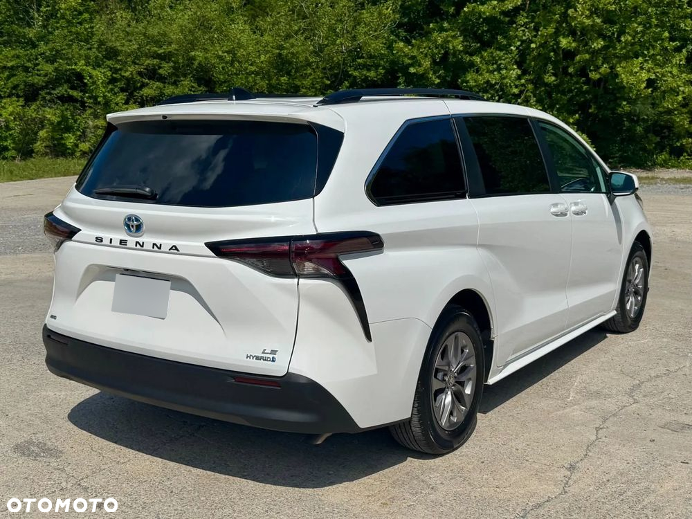Toyota Sienna - 3