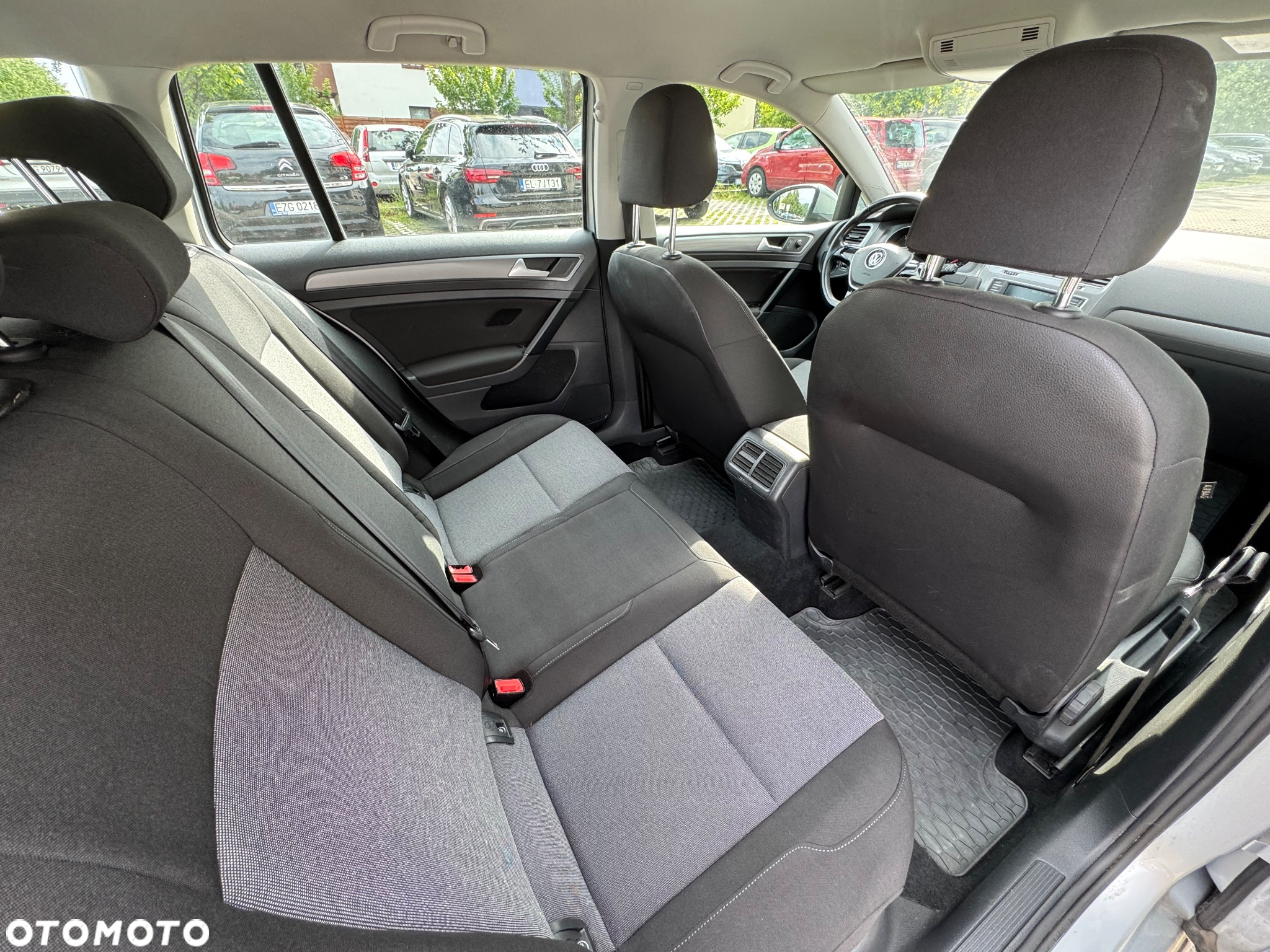 Volkswagen Golf VII 1.6 TDI BMT Comfortline - 11