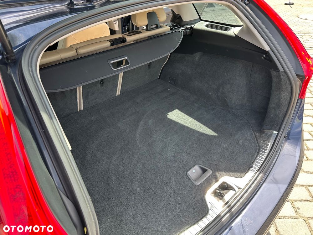 Volvo V60 D4 Momentum - 21