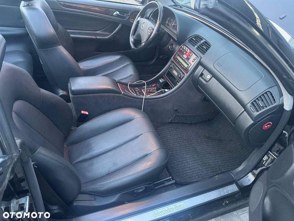 Mercedes-Benz CLK - 22