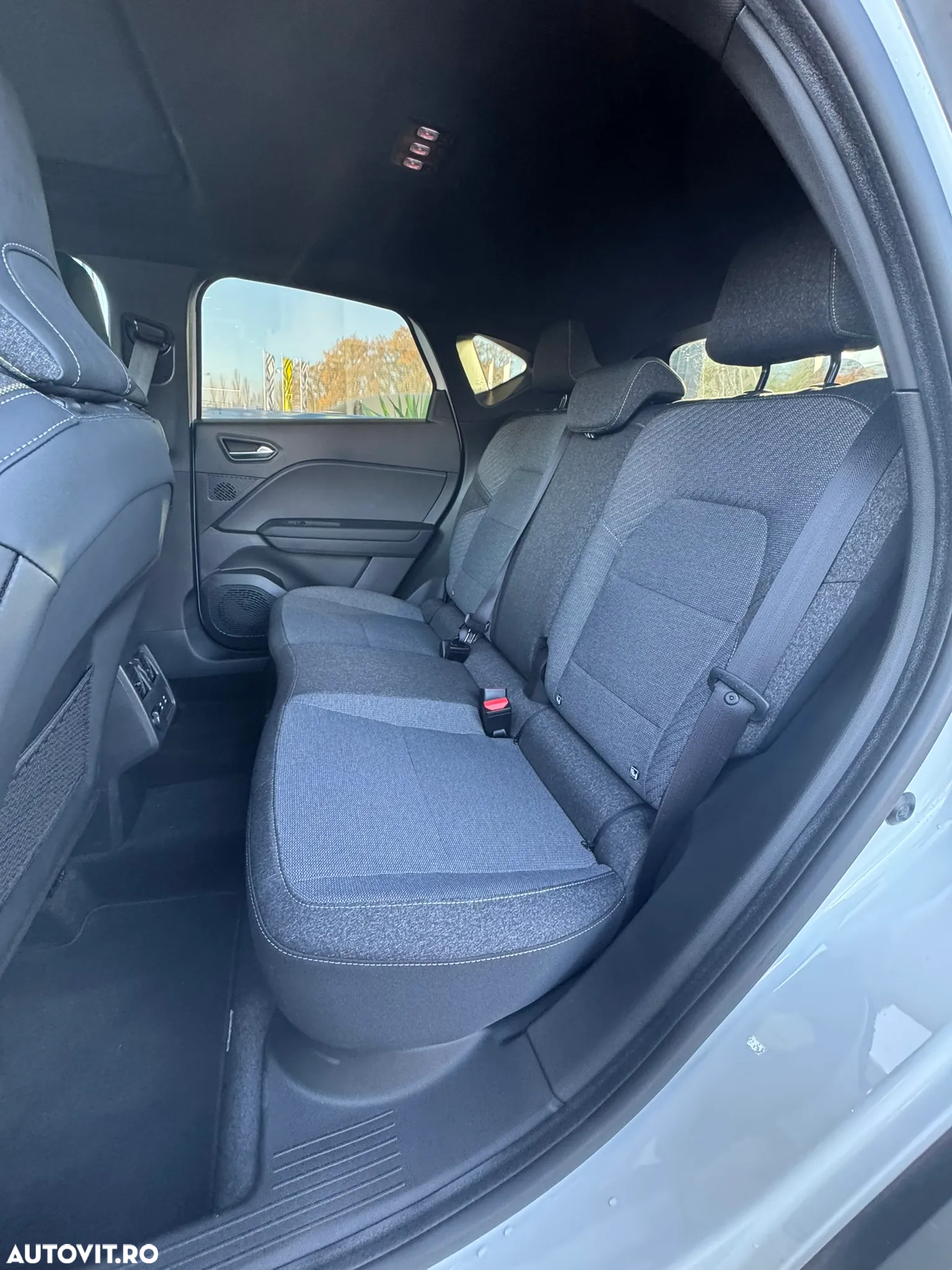 Renault Captur E-TECH Full Hybrid 145 Techno - 6