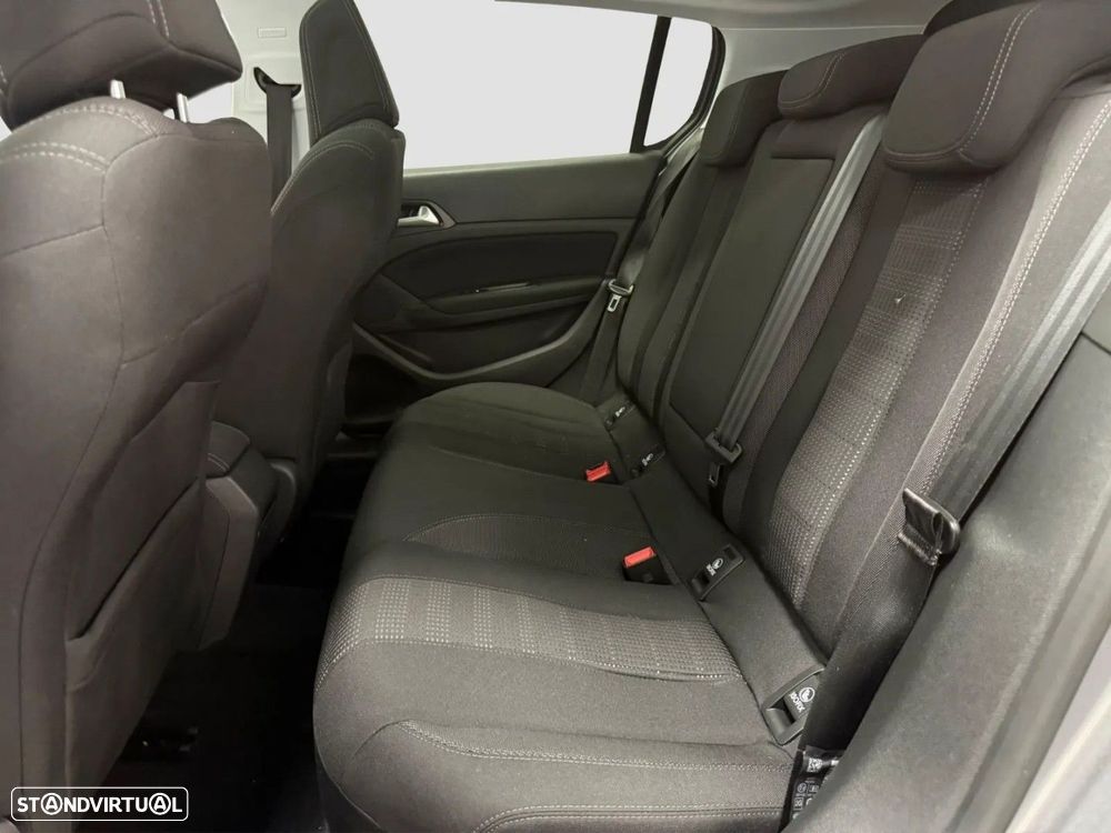 Peugeot 308 1.2 PureTech Allure - 11