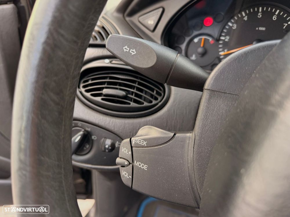 Ford Focus 1.4 Comfort - 29