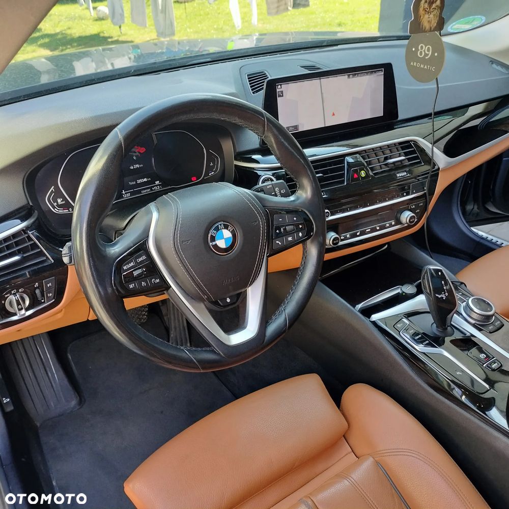 BMW Seria 5 520d xDrive Sport Line - 25