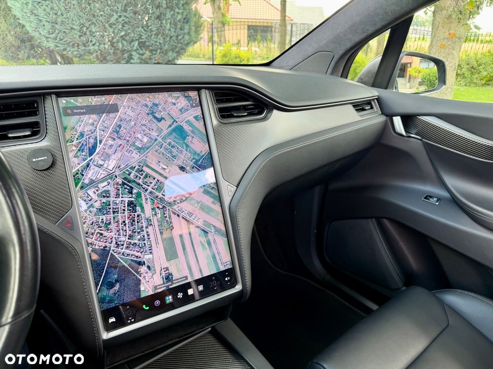 Tesla Model X - 26