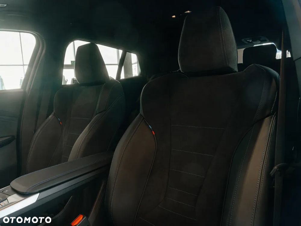 BMW iX2 eDrive20 - 12