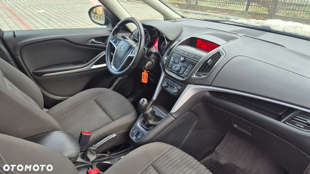 Opel Zafira - 22