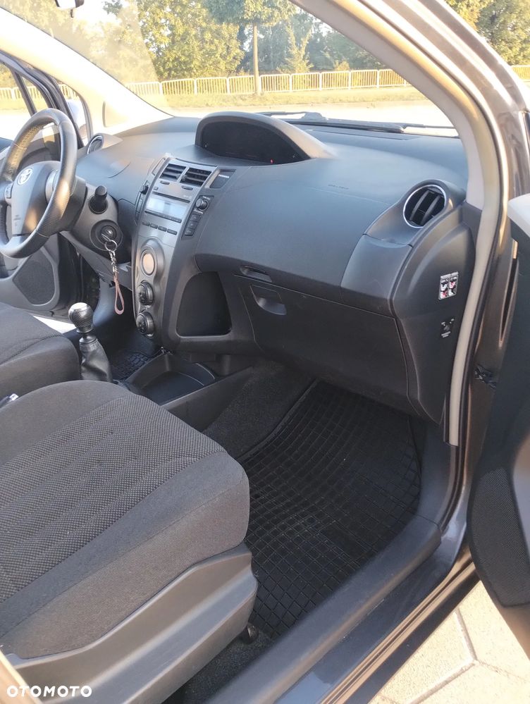 Toyota Yaris 1.33 2010 - 6