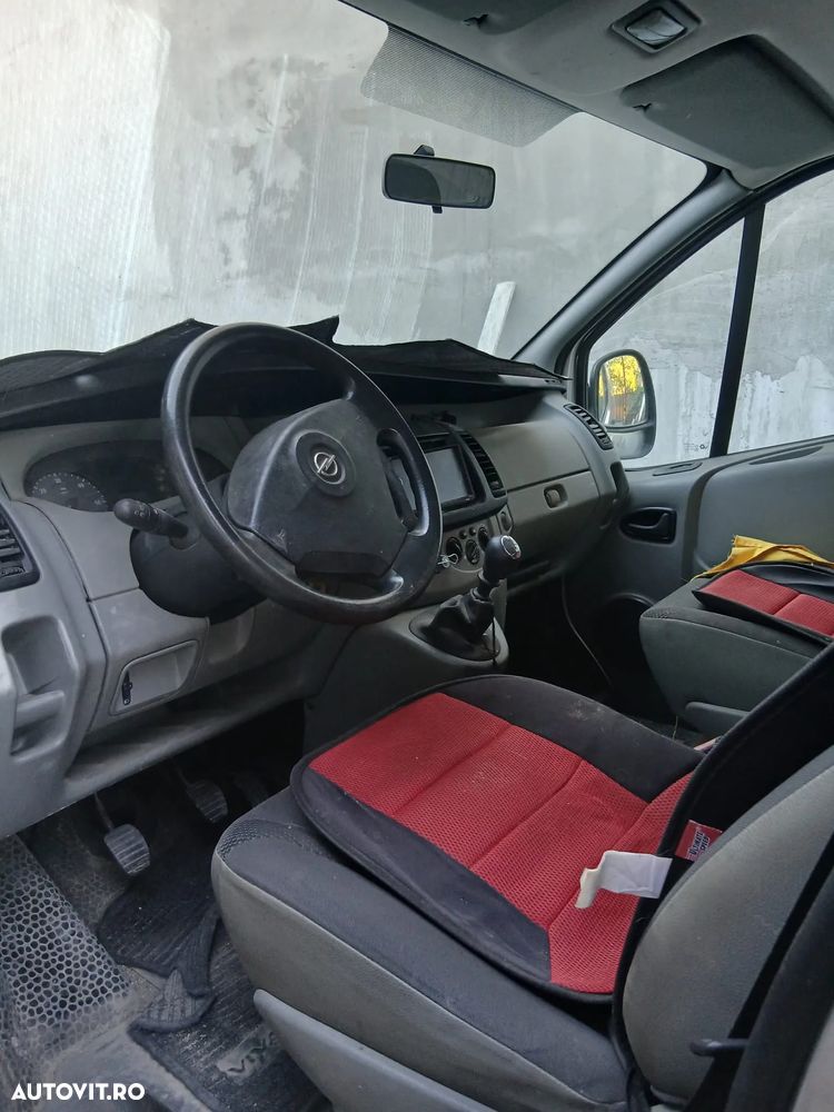 Opel Vivaro - 2