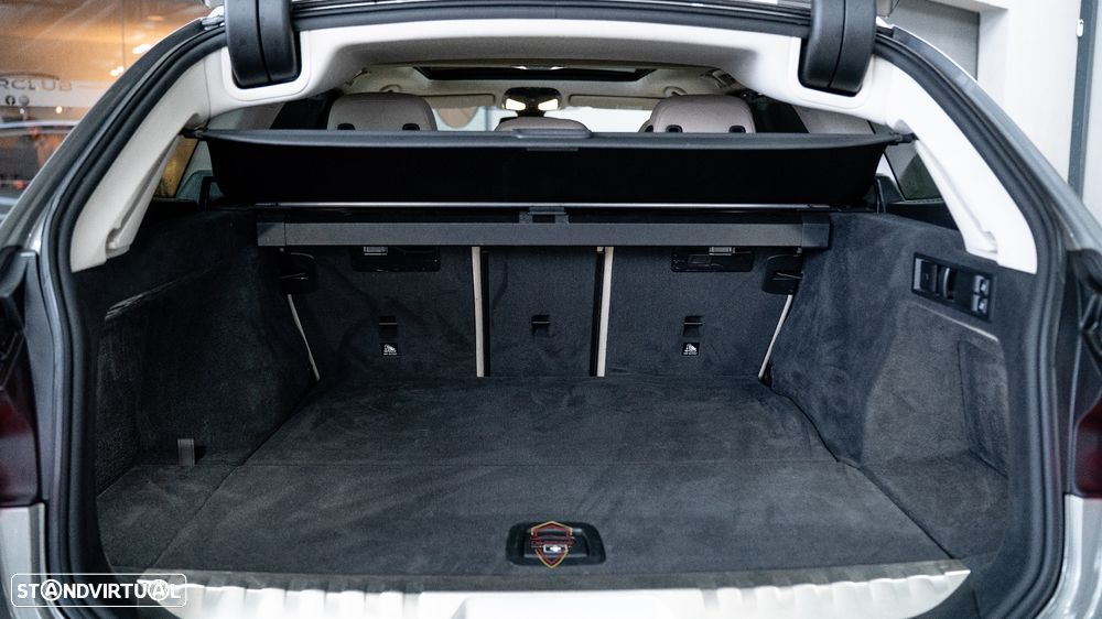 BMW 320 e Touring Line Luxury Auto - 44