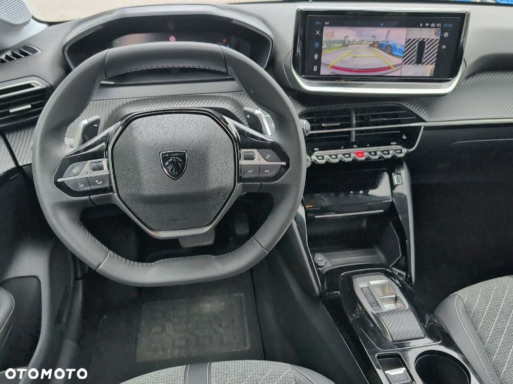 Peugeot 208 - 11