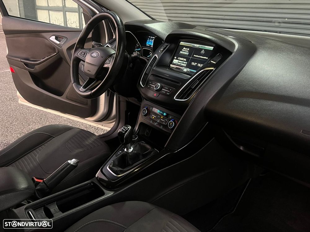 Ford Focus 1.0 EcoBoost Titanium - 16
