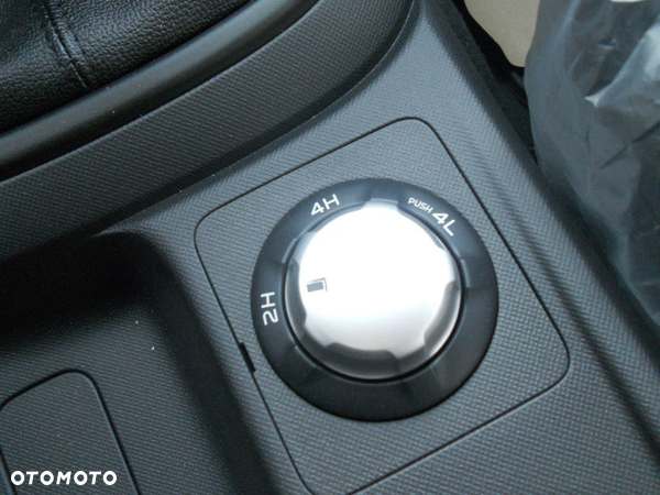 WŁĄCZNIK NAPĘDÓW przełącznik 4x2 , 4x4 D-max