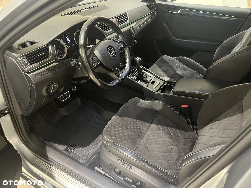Skoda Superb 2.0 TDI Sportline DSG - 9