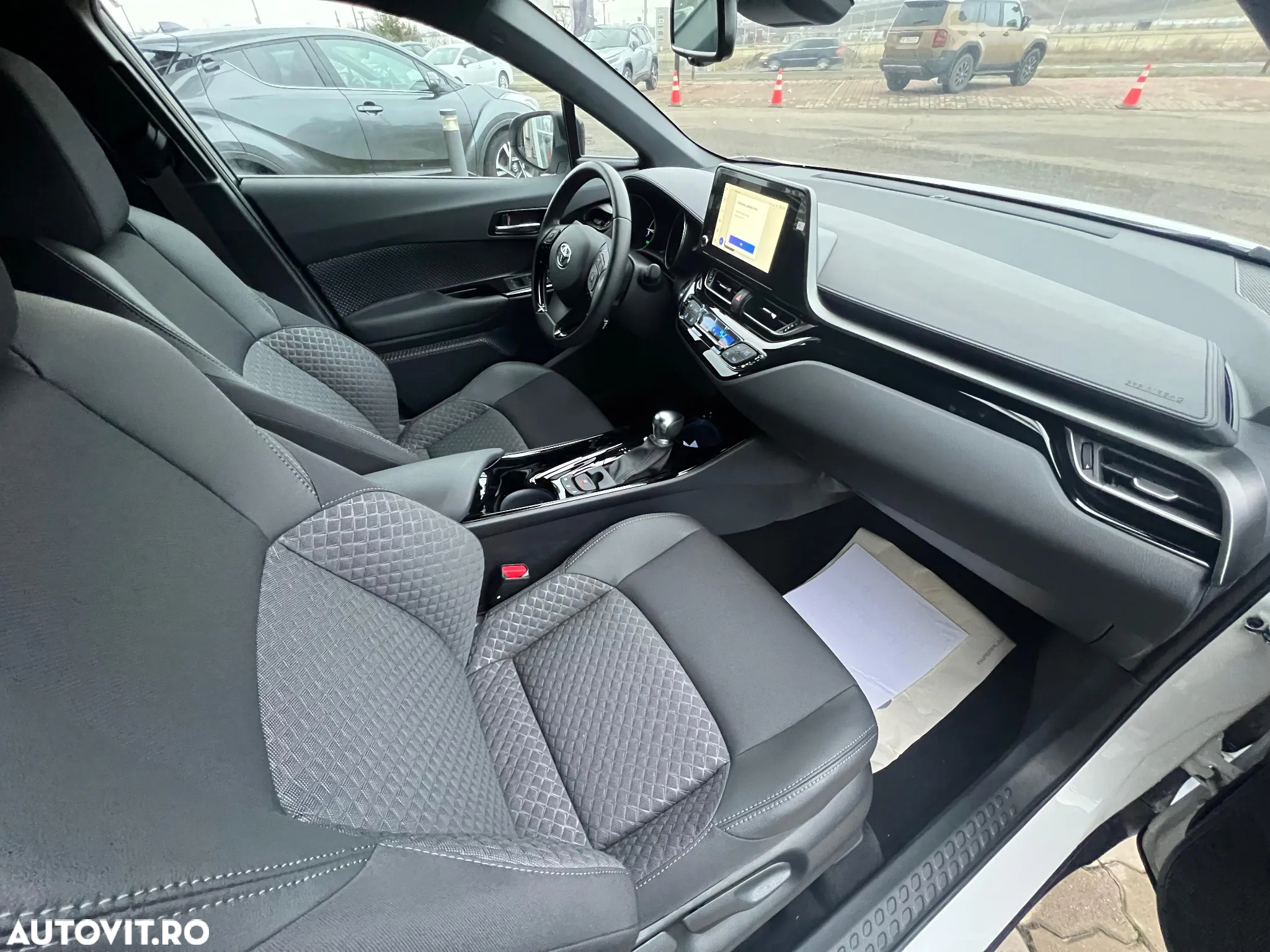 Toyota C-HR 2.0 HSD 184 CP 4x2 CVT Style - 15