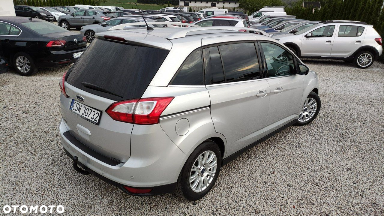 Ford Grand C-MAX - 35